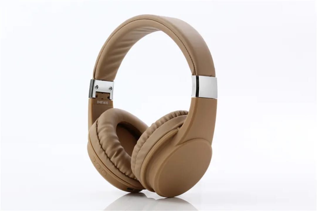 Wireless Over-Ear Gaming Headphones – LED Light, Mic, Stereo Sound (Kid-Friendly Gift)